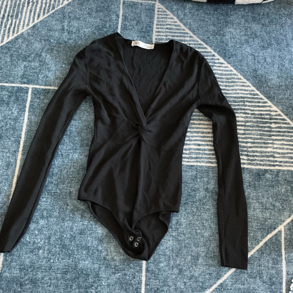 Zara Black V-Neck Long Sleeve Bodysuit